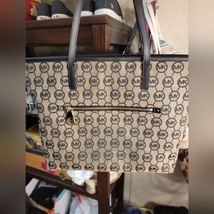 Michael kors mk tote